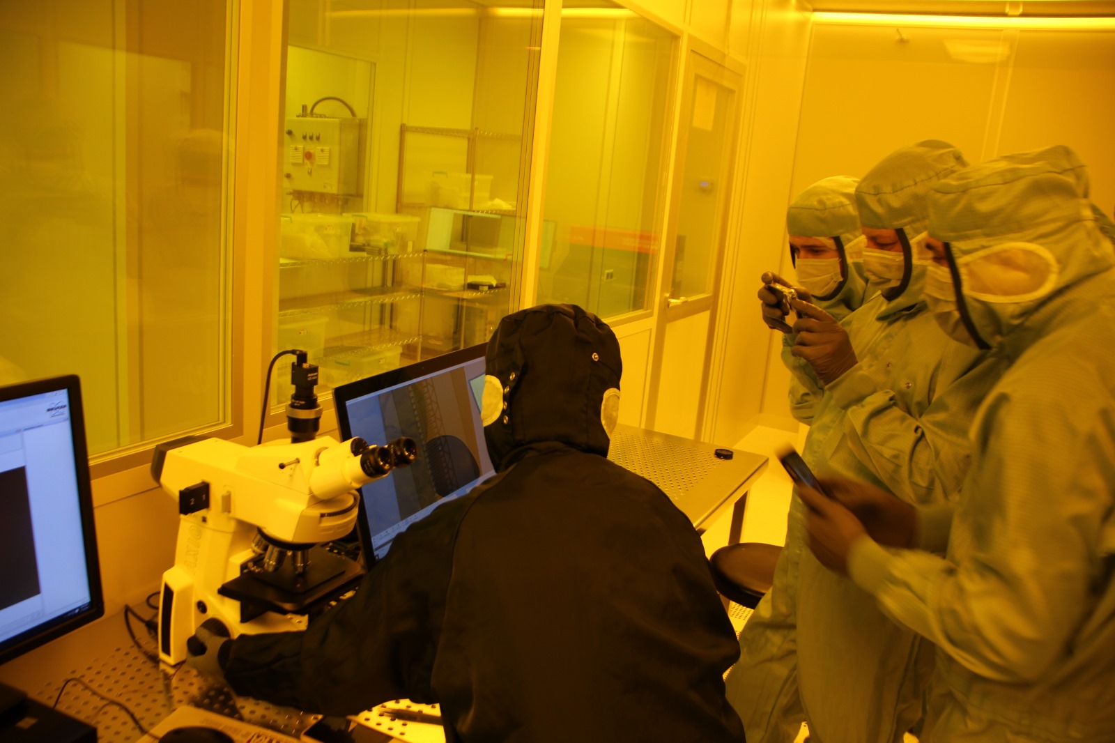 İstanbul’da Mikro ve Nanoteknoloji Eğitimi: Öğretmen ve Öğrenciler Temiz Oda Deneyimiyle Buluştu